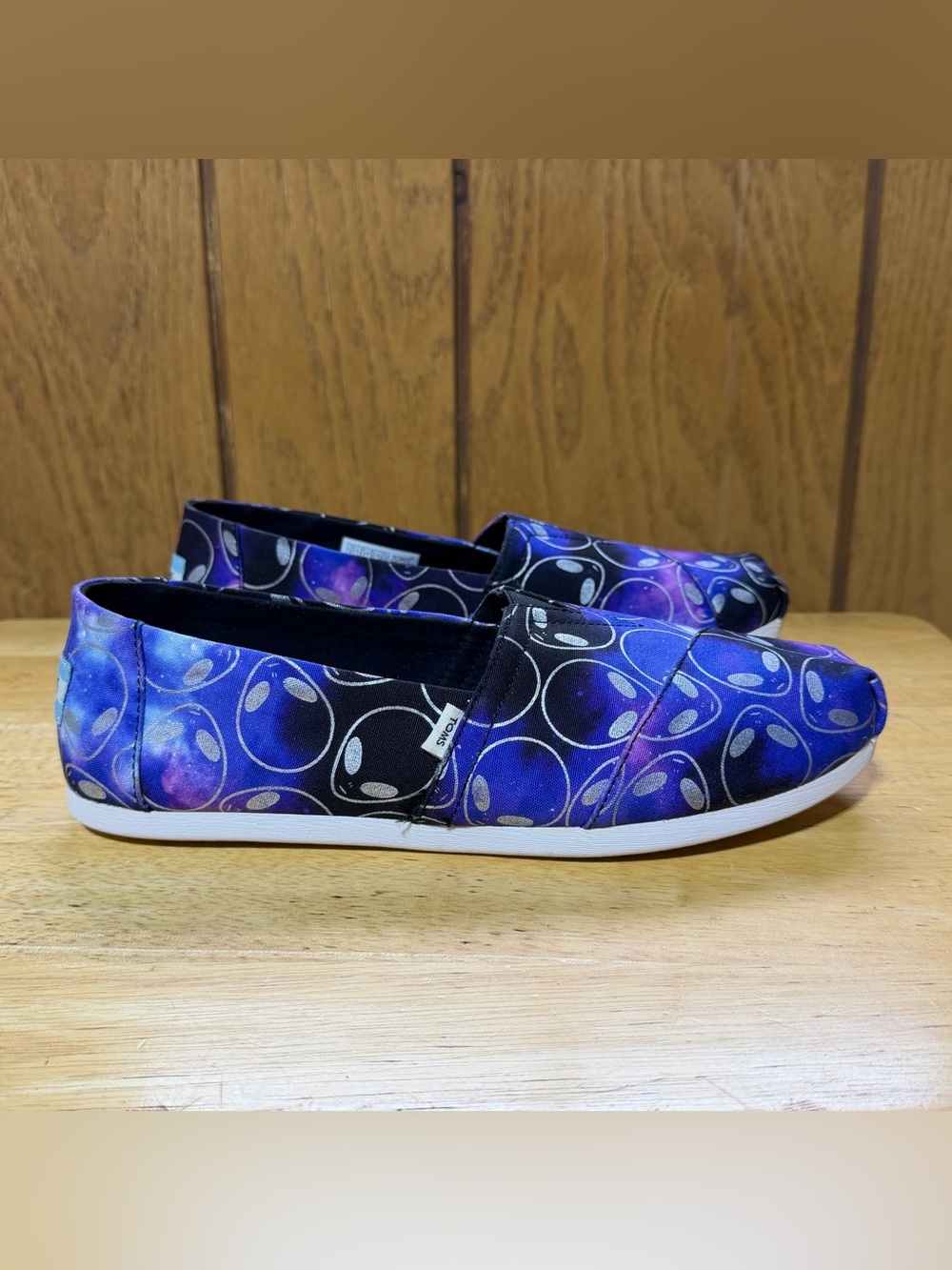 Toms Alpargata Slip On Shoes Alien Galaxy Print Canvas Womens 8.5 NEW NO BOX